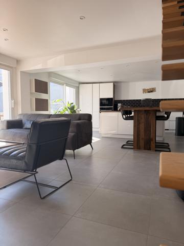 Maison
                                                                                                                                                                                                                                                                                                                        4 pièce(s)                                                                                                                                                                                                          3 chambre(s)                                                                                                                                                                                                          114  m²