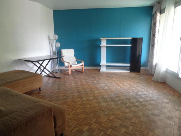 Bel et Spacieux Appartement 2P à proximité de la Gare RER de Cergy Préfecture