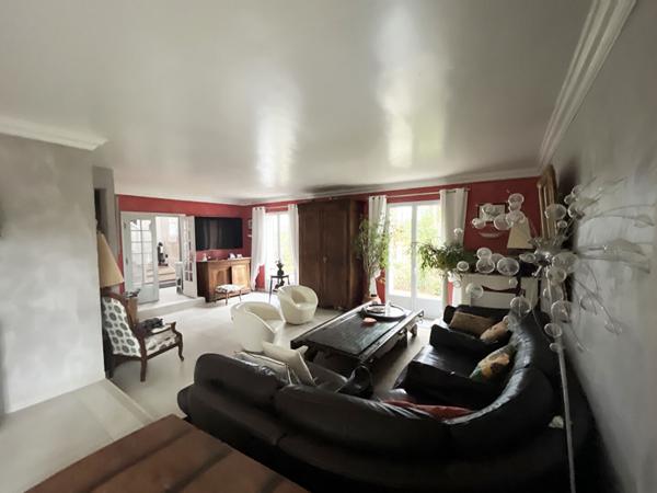 Pavillon familial avec piscine !