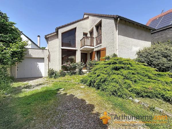 Vente                                                      Maison
                        
                     8 pièces                      160 m2                     à Nanterre