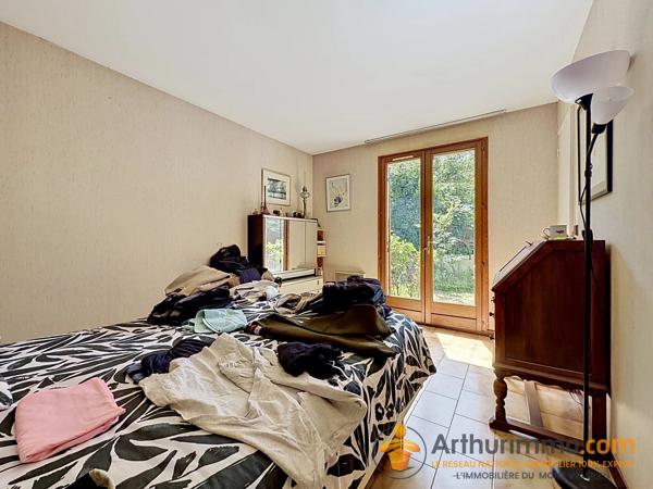 Vente                                                      Maison
                        
                     8 pièces                      160 m2                     à Nanterre
