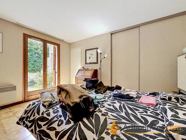 Vente                                                      Maison
                        
                     8 pièces                      160 m2                     à Nanterre