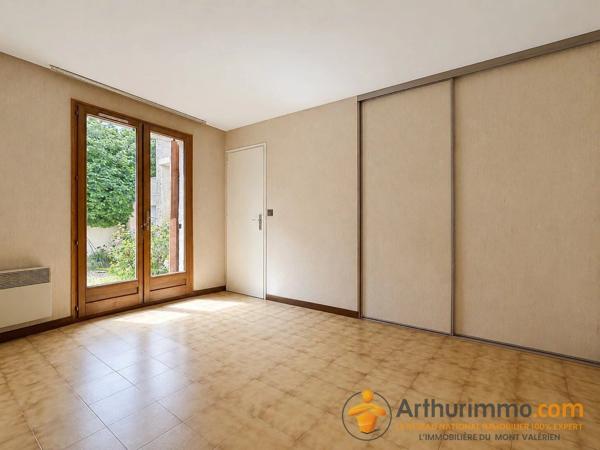 Vente                                                      Maison
                        
                     8 pièces                      160 m2                     à Nanterre