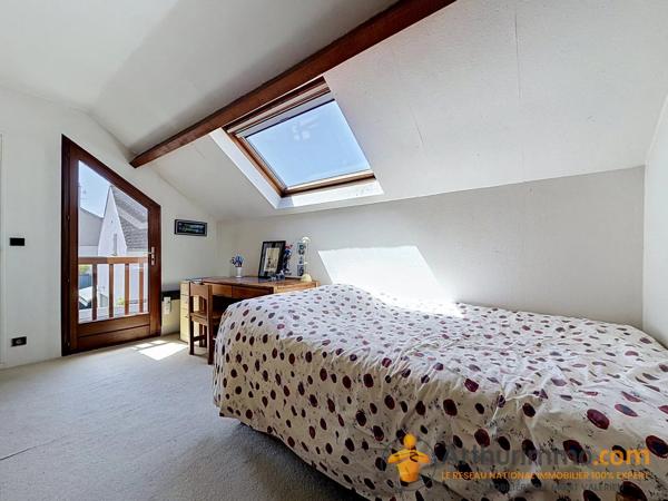 Vente                                                      Maison
                        
                     8 pièces                      160 m2                     à Nanterre