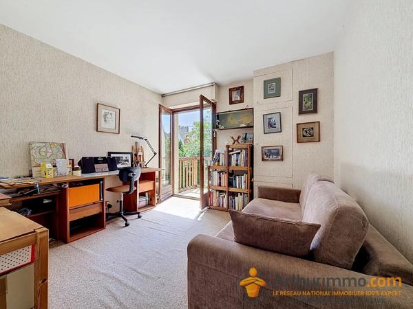 Vente                                                      Maison
                        
                     8 pièces                      160 m2                     à Nanterre