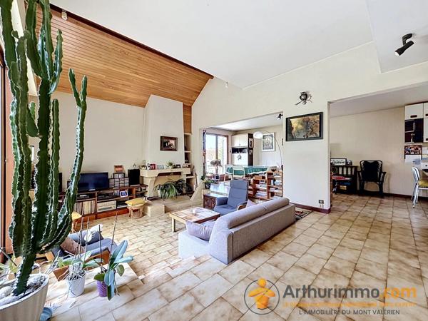 Vente                                                      Maison
                        
                     8 pièces                      160 m2                     à Nanterre