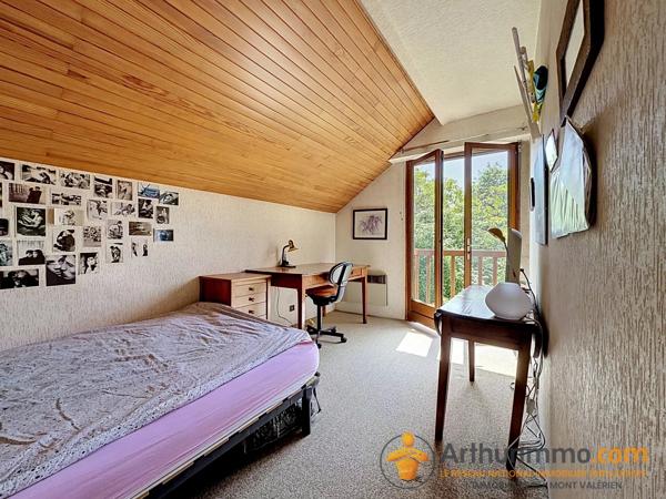 Vente                                                      Maison
                        
                     8 pièces                      160 m2                     à Nanterre