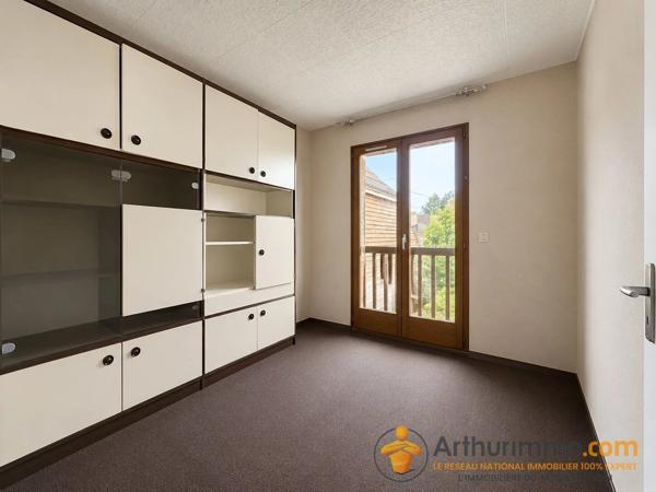 Vente                                                      Maison
                        
                     8 pièces                      160 m2                     à Nanterre