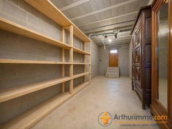 Vente                                                      Maison
                        
                     8 pièces                      160 m2                     à Nanterre