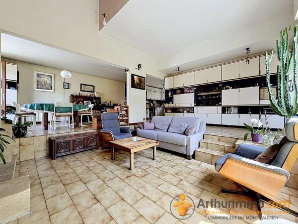 Vente                                                      Maison
                        
                     8 pièces                      160 m2                     à Nanterre