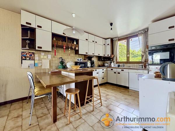 Vente                                                      Maison
                        
                     8 pièces                      160 m2                     à Nanterre