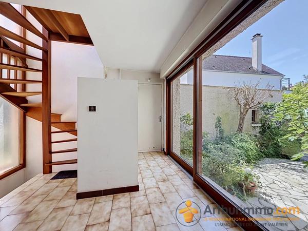 Vente                                                      Maison
                        
                     8 pièces                      160 m2                     à Nanterre
