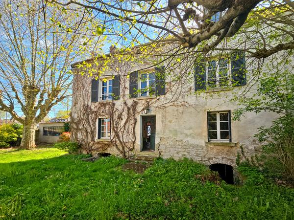 Maison 7 pièces, 160m² + dépendances