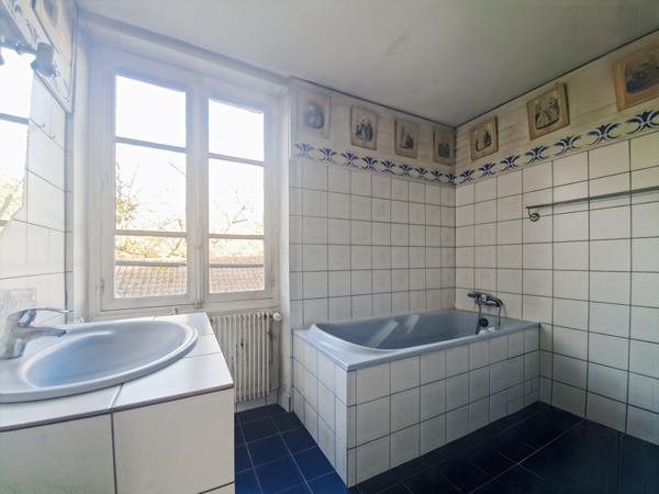 Maison 7 pièces, 160m² + dépendances