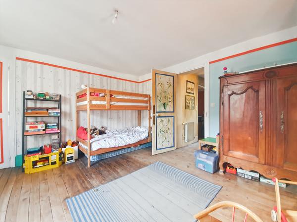 Maison 7 pièces, 160m² + dépendances