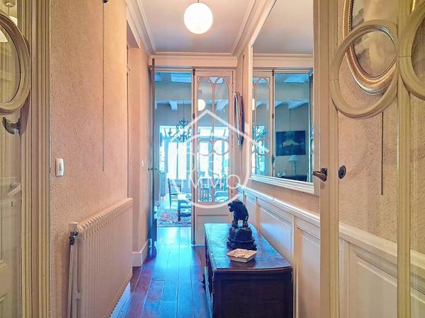 STE FOY, COEUR BASTIDE : Belle maison citadine au fil de l''eau