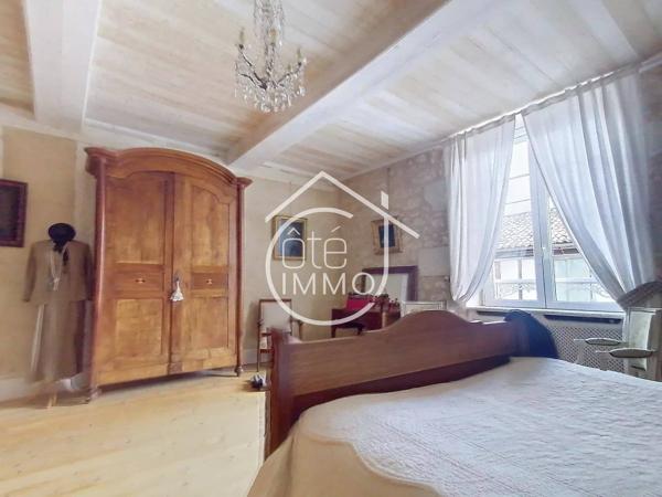 STE FOY, COEUR BASTIDE : Belle maison citadine au fil de l''eau