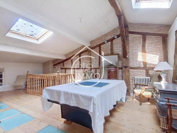 STE FOY, COEUR BASTIDE : Belle maison citadine au fil de l''eau