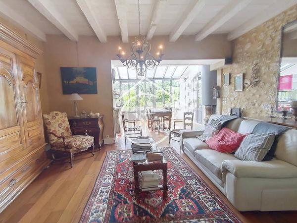 STE FOY, COEUR BASTIDE : Belle maison citadine au fil de l''eau
