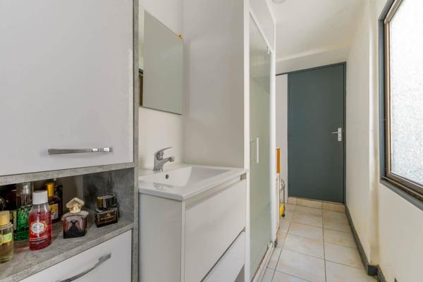 Appartement
         4 pièces
        - 94 m² Exclusivité 242 000 € *
