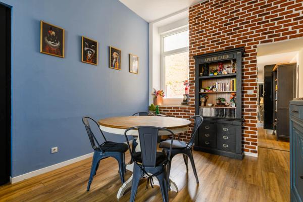 Appartement
         4 pièces
        - 94 m² Exclusivité 242 000 € *