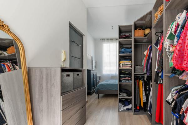 Appartement
         4 pièces
        - 94 m² Exclusivité 242 000 € *