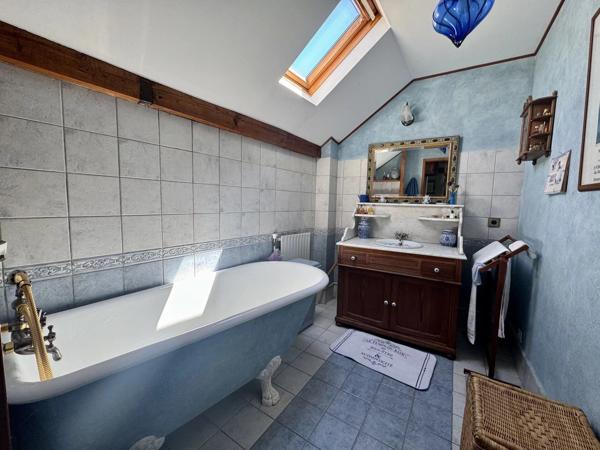 Vente                                                      Maison
                        
                     7 pièces                      200 m2                     à Ronquerolles