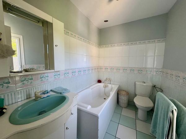 Vente                                                      Maison
                        
                     7 pièces                      200 m2                     à Ronquerolles