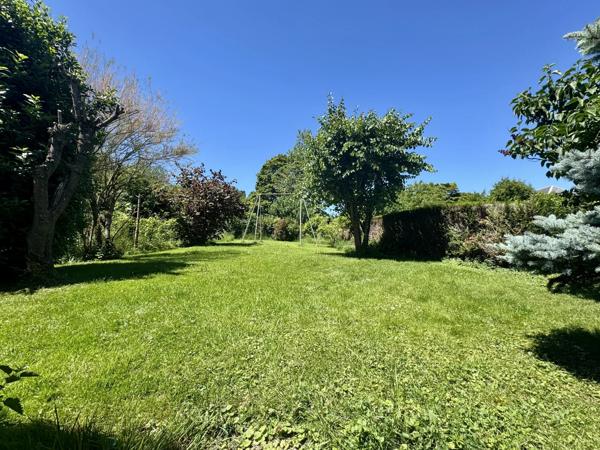 Vente                                                      Maison
                        
                     7 pièces                      200 m2                     à Ronquerolles