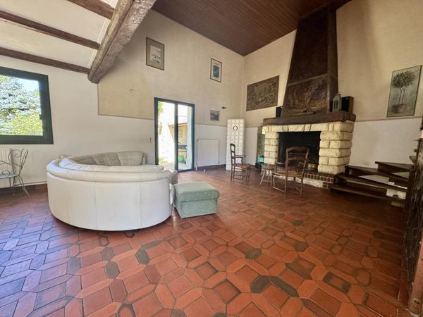 Vente                                                      Maison
                        
                     7 pièces                      200 m2                     à Ronquerolles