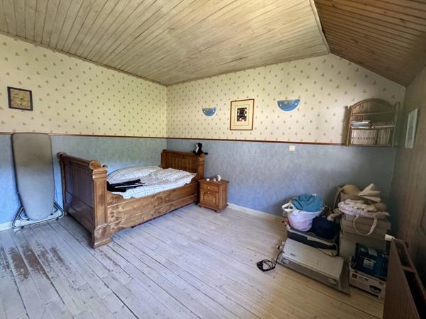 Vente                                                      Maison
                        
                     7 pièces                      200 m2                     à Ronquerolles