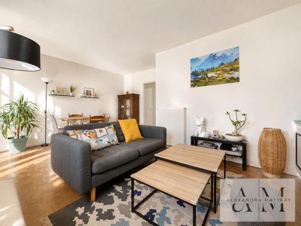 Appartement T3 de 71 m² traversant Est Ouest parfait état 12 minutes de l'Eglise Saint Amand