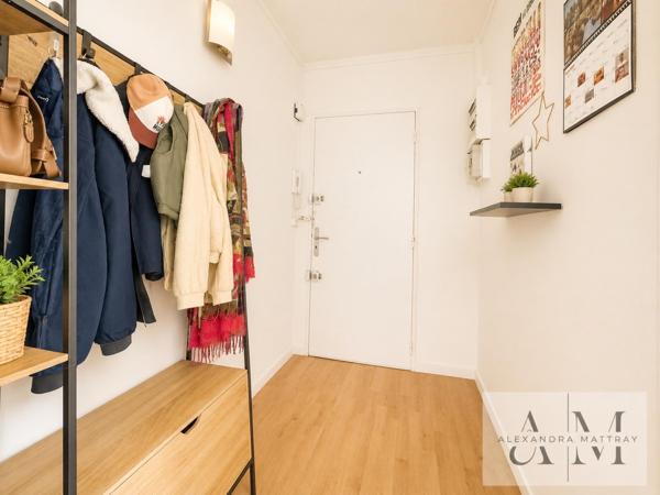 Appartement T3 de 71 m² traversant Est Ouest parfait état 12 minutes de l'Eglise Saint Amand