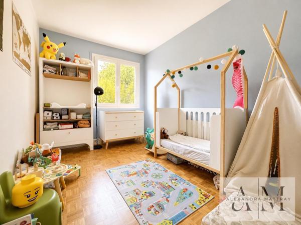 Appartement T3 de 71 m² traversant Est Ouest parfait état 12 minutes de l'Eglise Saint Amand