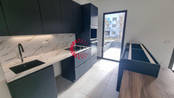 3 P à louer 76 m² avec terrasse en RDJ et garage