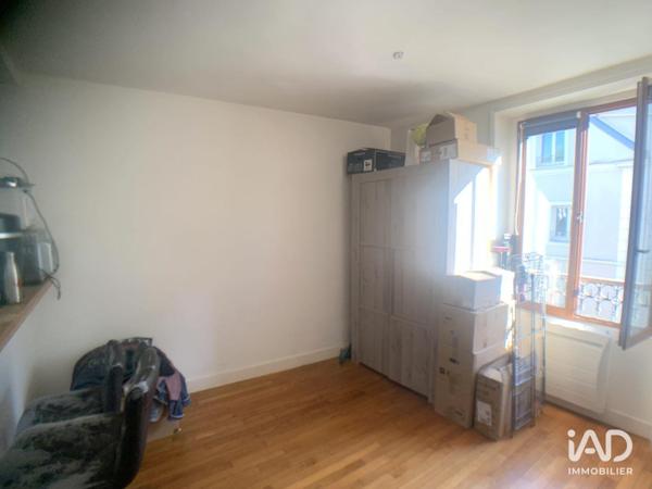 Location studio 27 m² Nanterre