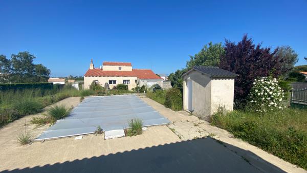 Maison de prés de 200 m2 habitables avec piscine, Le Fenouiller