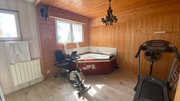 Maison de prés de 200 m2 habitables avec piscine, Le Fenouiller