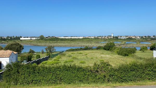 Maison de prés de 200 m2 habitables avec piscine, Le Fenouiller