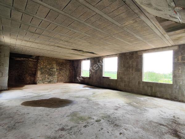 Maison a finir de renover - en campagne - NAIZIN - 10 minutes de Pontivy