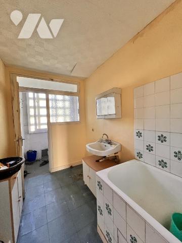 KERGOAT - APPARTEMENT T3/4 A RENOVER