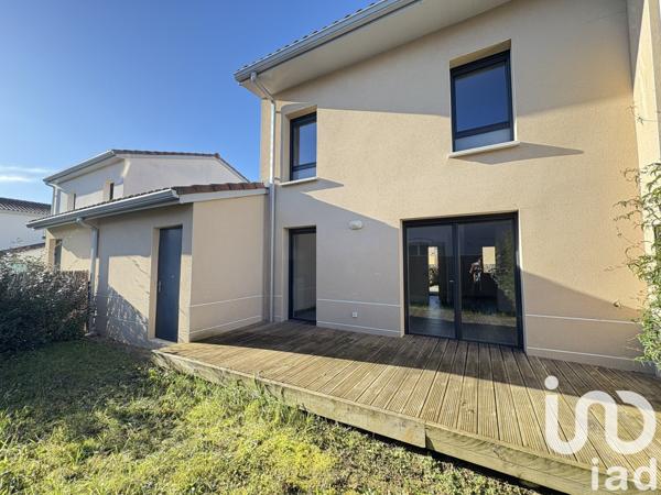 Maison 4 pièces de 81 m² à Castelginest (31780)