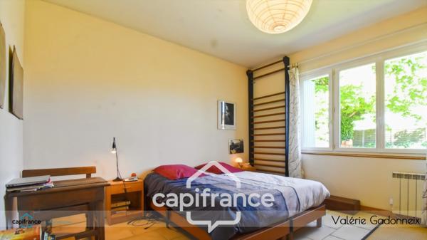 Maison en pierre de 1850 à Saint-Pierre-d’Oléron, (17310), 5 chambres, piscine, sauna, patio clos et jardin sans vis-à-vis, à deux pas du centre et à 10 minutes de la Cotinière.