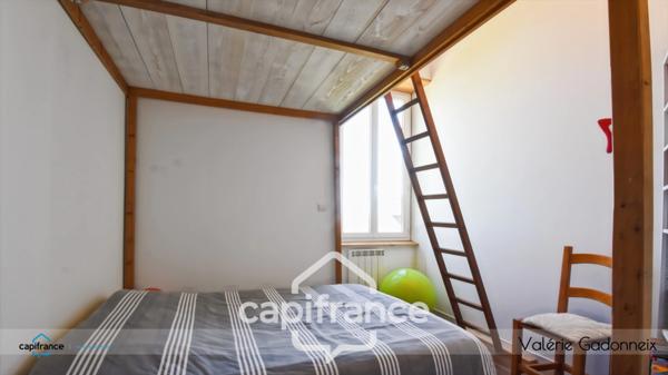 Maison en pierre de 1850 à Saint-Pierre-d’Oléron, (17310), 5 chambres, piscine, sauna, patio clos et jardin sans vis-à-vis, à deux pas du centre et à 10 minutes de la Cotinière.