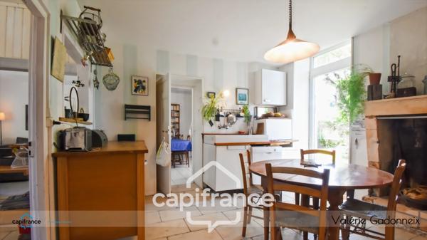 Maison en pierre de 1850 à Saint-Pierre-d’Oléron, (17310), 5 chambres, piscine, sauna, patio clos et jardin sans vis-à-vis, à deux pas du centre et à 10 minutes de la Cotinière.