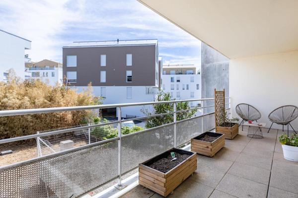 Appartement T2 grande terrasse + garage sécurisé