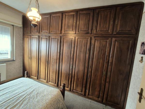 Demi-Immeuble de Rapport avec hangar de 250m² – Opportunité d’Investissement