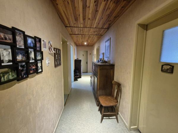 Demi-Immeuble de Rapport avec hangar de 250m² – Opportunité d’Investissement