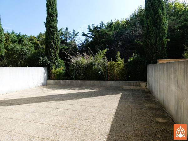 Salon de Provence, 2 pièces, terrasse et stationnement Salon de provence