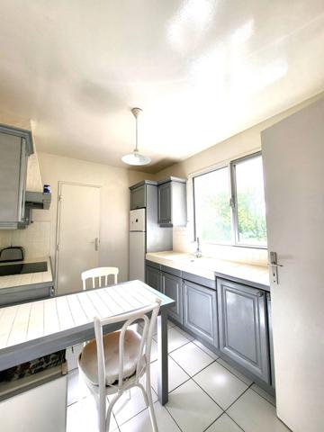 Rosny-sous-Bois Colline de la Boissière – Parc de Nanteuil – 4 pièces traversant de 89 m² avec terrasse, balcons et double stationnement – Secteur Golf / La Boissière